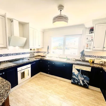 Double A Δωμάτια σε οικογενειακή κατοικία La Mariña